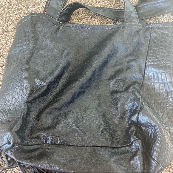 Black Cowhide and faux Crocodile leather side with leather fringe shoulder bag - Picture 4 of 8